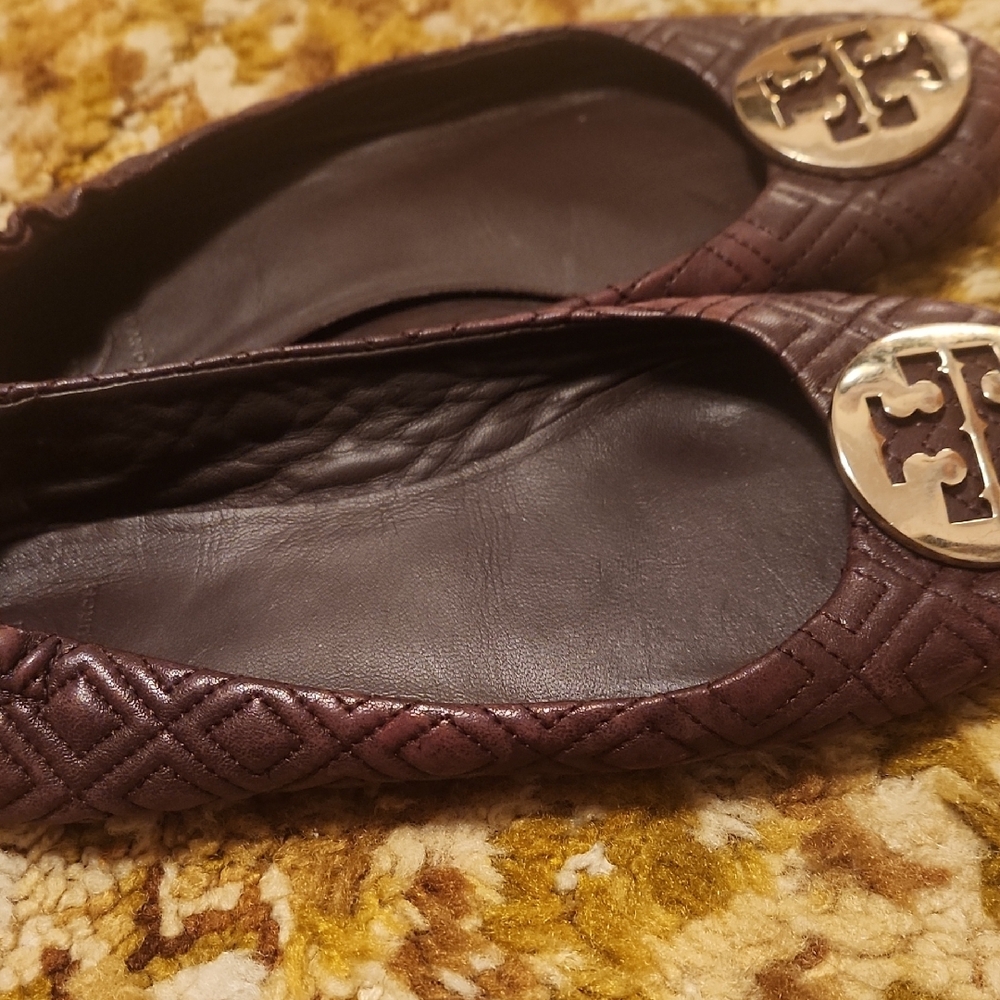 Tory Burch Burgandy Ballet Flats with Quilted Design - Picture 4 of 4